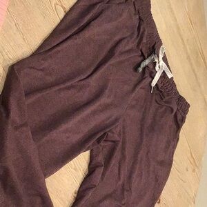Vuori performance jogger in Elderberry heather